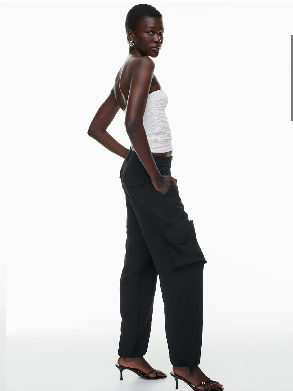 Aritzia Wilfred Project Cargo Pant in Black - Picture 2 of 12